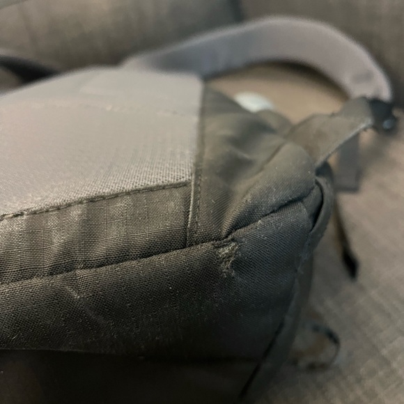 Patagonia Black and Gray Backpack - Picture 5 of 8